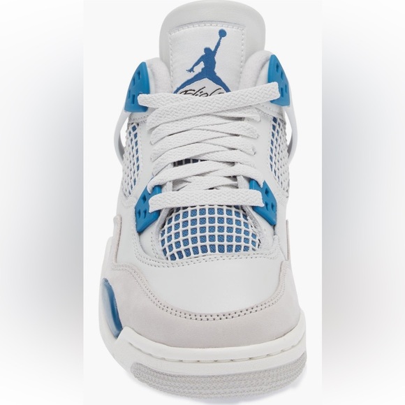 Jordan 4
Grade school
Off white/ military blue
Brand new - Picture 8 of 12